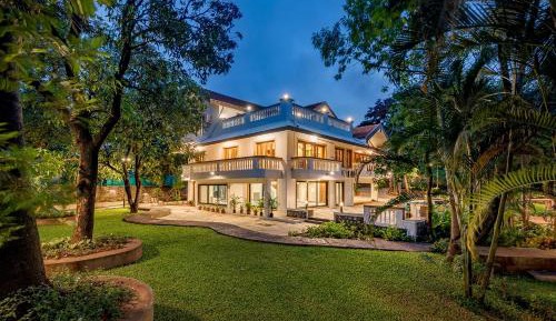Villa with Garden View