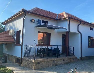 Villa with Garden View