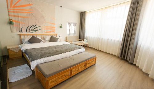 Queen Room with Garden View