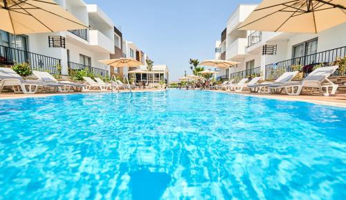 Triple Room with Pool View