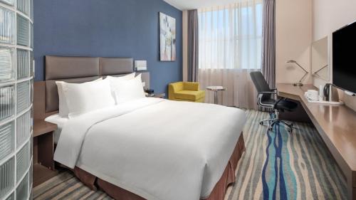 Standard Queen Room with View