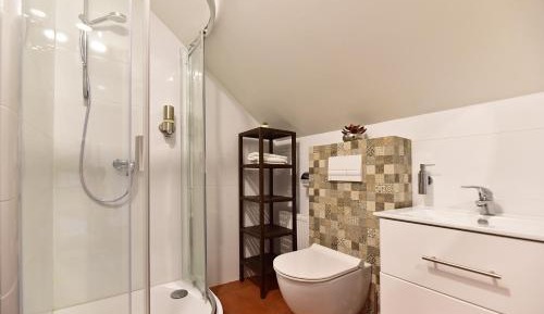 Double or Twin Room with Shower