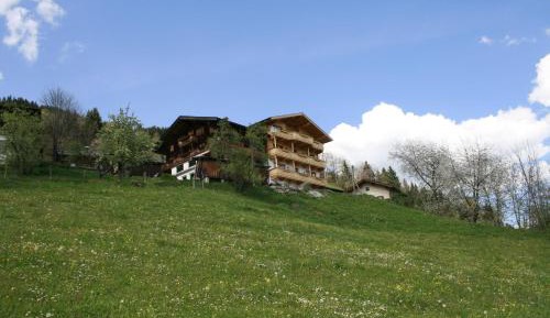 Three-Bedroom Apartment with Mountain View