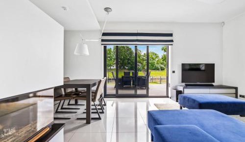 One-Bedroom Apartment with Terrace