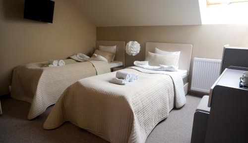 Twin Room with Bathroom