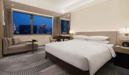 Club King Room