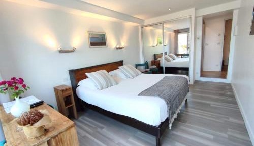 King Room with Spa Bath