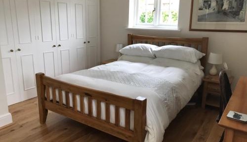 Two-Bedroom Cottage with Garden View