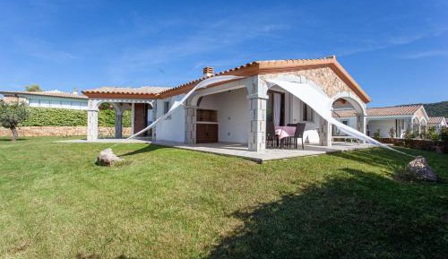 Villa with Garden View