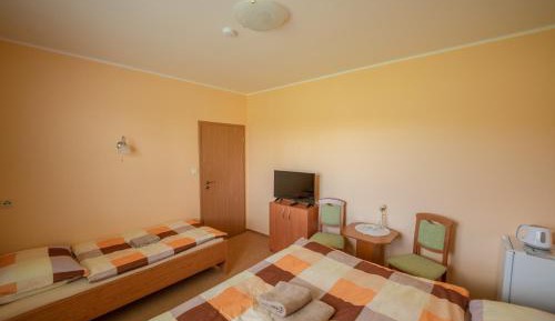 Triple Room with Private Bathroom