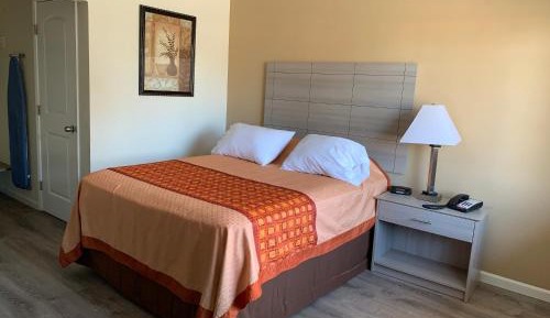 Queen Room - Non-Smoking