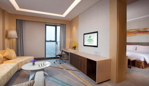 King Suite - Non-Smoking