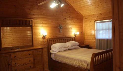 Basic Triple Room with Shared Bathroom