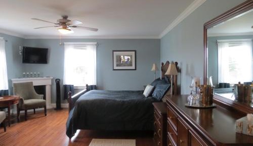 Queen Suite
