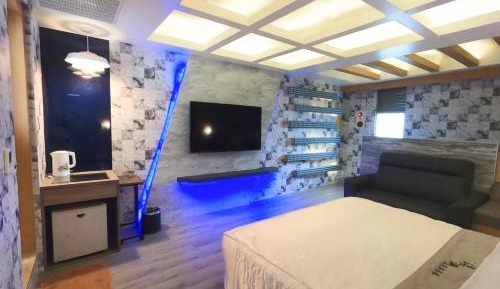 Queen Room with Spa Bath