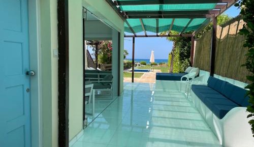 Villa - Beach Front