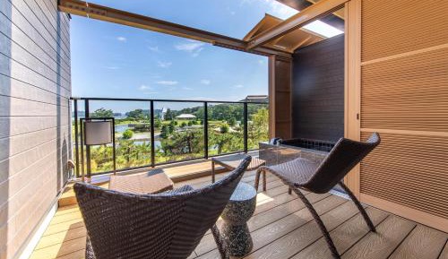 Twin Room with Private External Bathroom