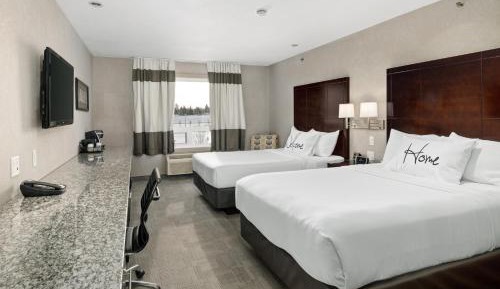 Queen Suite with Two Queen Beds