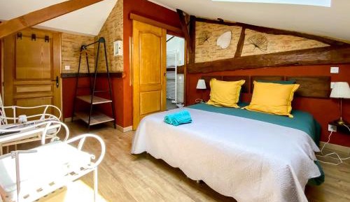 Double Room with Private Bathroom