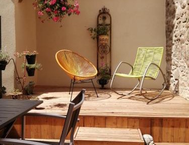 Apartment with Garden View