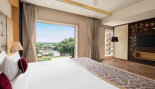 King Suite - Non-Smoking