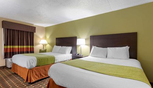 Queen Room with Two Queen Beds - Smoking