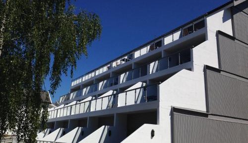 One-Bedroom Apartment with Balcony