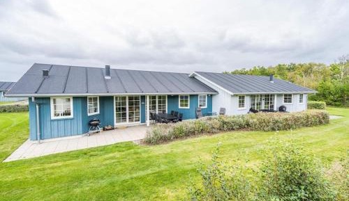 Three-Bedroom Holiday Home 