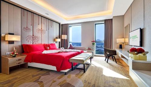 One-Bedroom King Suite - High Floor