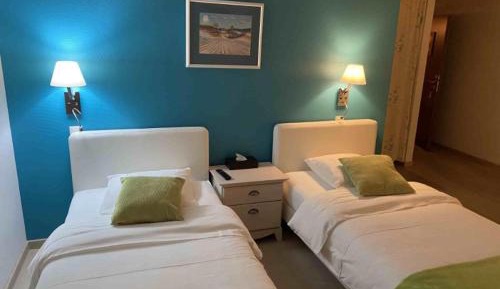 Superior Twin Room with Lake View