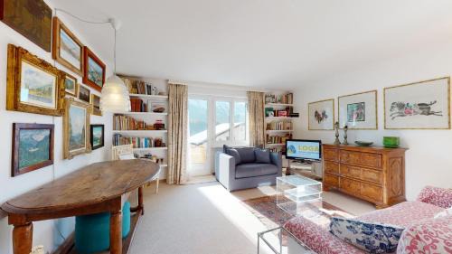 Apartment with Lake View