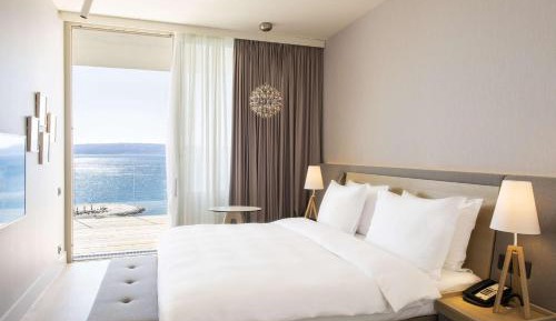 Premium Suite with Sea View and Terrace