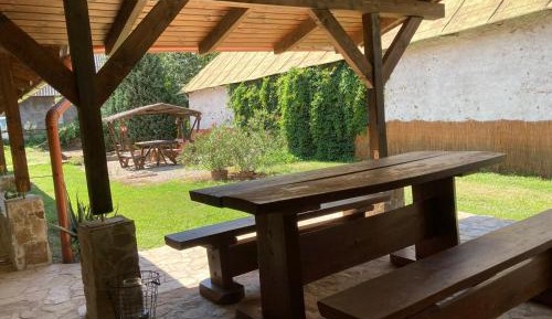 Apartment with Mountain View