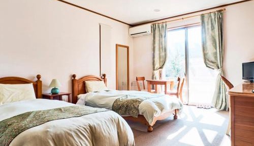 Twin Room with Shared Bathroom