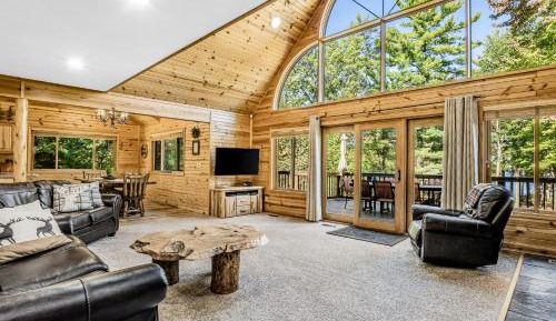 Five Bedroom Holiday Home