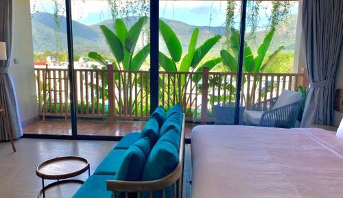 Suite with Mountain View
