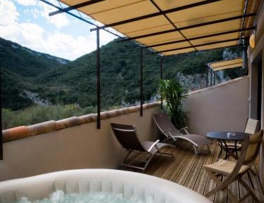 Deluxe Double Room with Terrace and Private Hot Tub with view Gorge de l'Ardeche