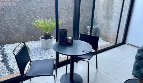 Apartment with Garden View