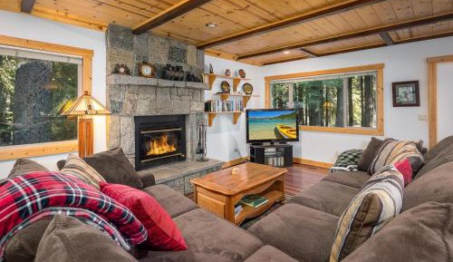 Three-Bedroom Holiday Home 