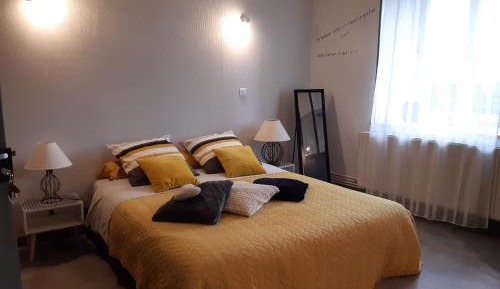 Double Room with Shared Toilet