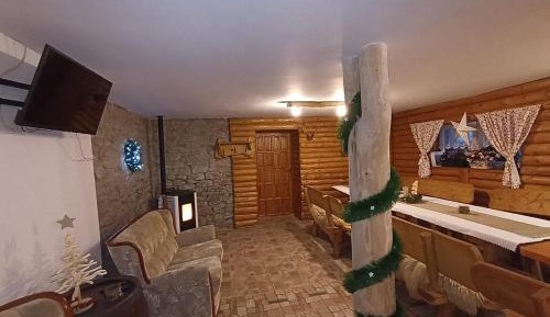 Basic Triple Room with Shared Bathroom