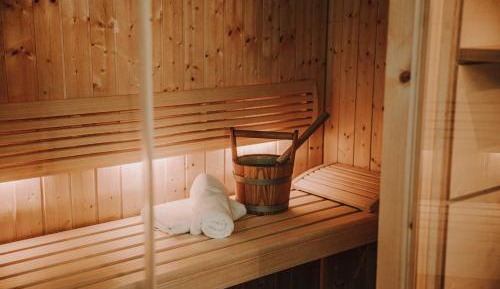 Two-Bedroom Apartment with Spa Bath