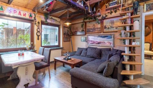 Three-Bedroom Holiday Home 