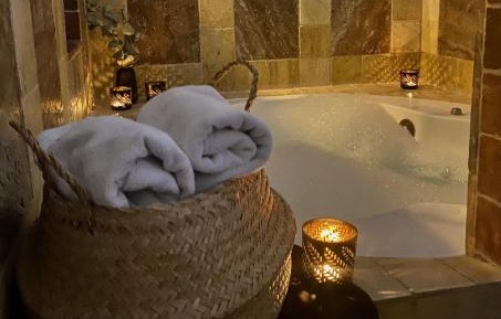 Deluxe Suite with Spa Bath