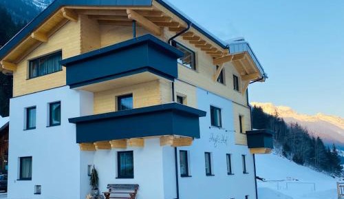 Deluxe Two-Bedroom Apartment