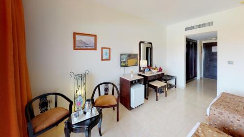 Standard Double or Twin Room with Garden View