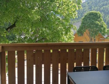 Apartment with Balcony and Mountain View