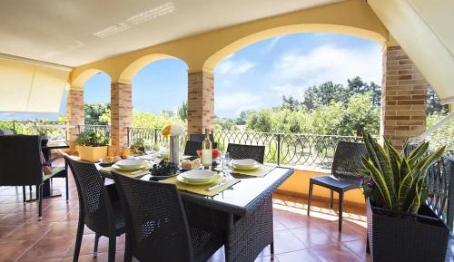 Three-Bedroom Holiday Home 