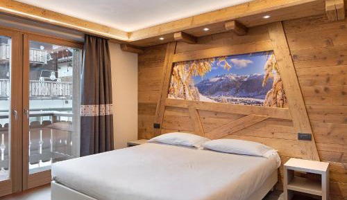 Superior One-Bedroom Apartment