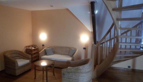 Family Suite (2 Adults + 1 Child)